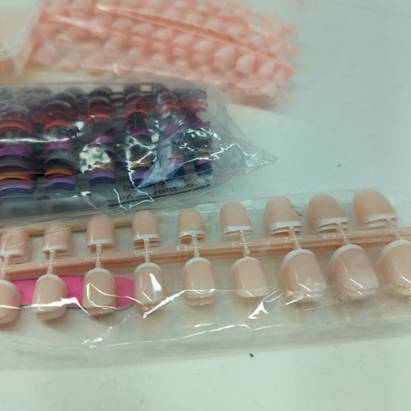 Assorted Nail Tips Set - Picture 2 of 6